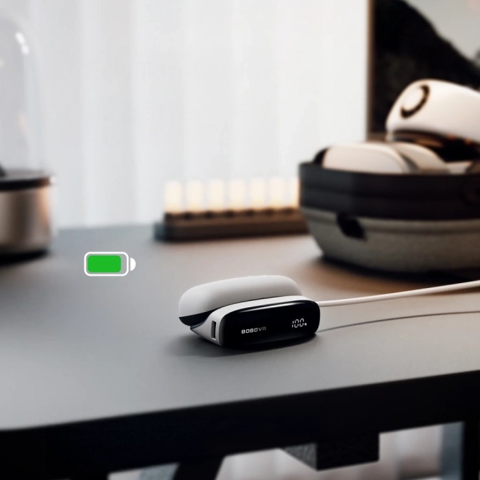 2-in-1 Docking Station and Power Bank for B100 BoboVR PD100 Combo Battery - White