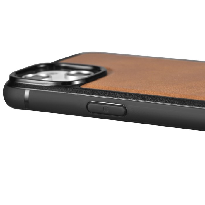 iCarer Leather Oil Wax case covered with natural leather for iPhone 14 Plus brown (WMI14220719-TN)
