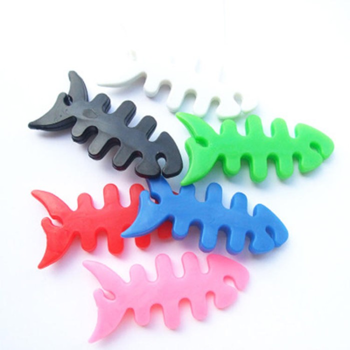 Fish-shaped headphone cable wrap - white