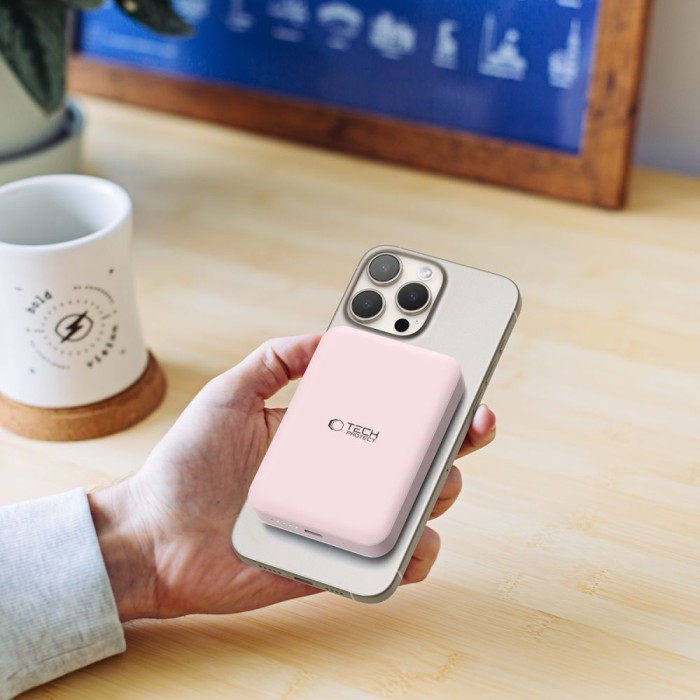 Tech-Protect LifeMag PB11 Powerbank with MagSafe 10000mAh 15W USB-C port - pink + USB-C cable