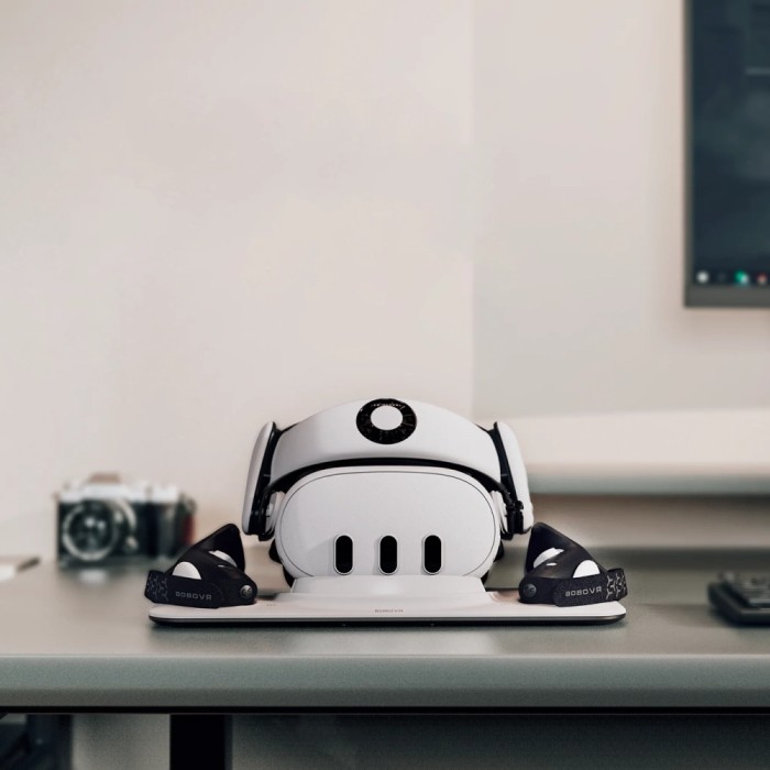 BoboVR D3 Docking Station for Meta Quest 3 - White
