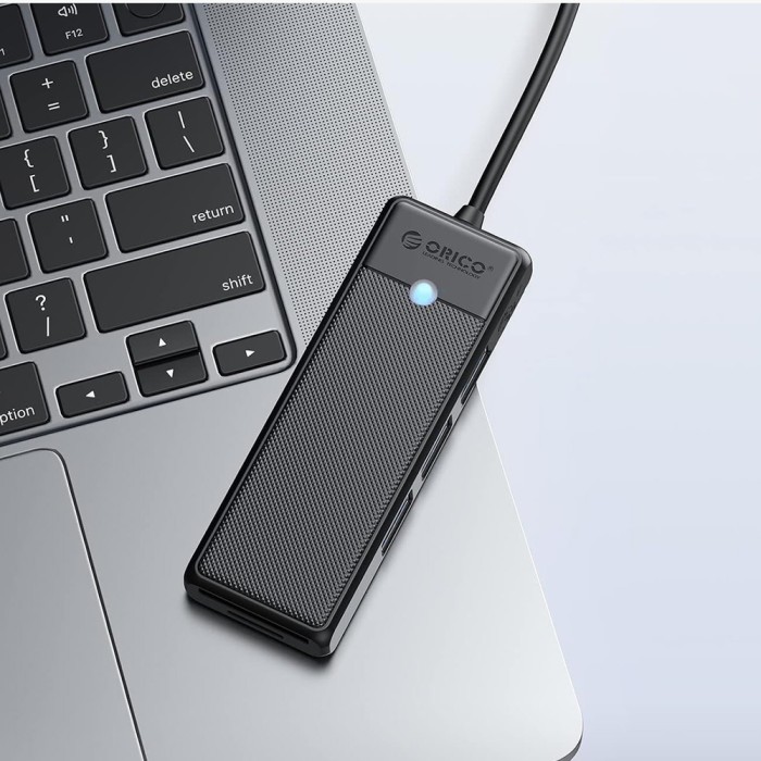 Orico PAPW3AT-U3 USB Hub 4-port 3x USB-A 3.0 with microSD/SD card reader 1.8 m - black