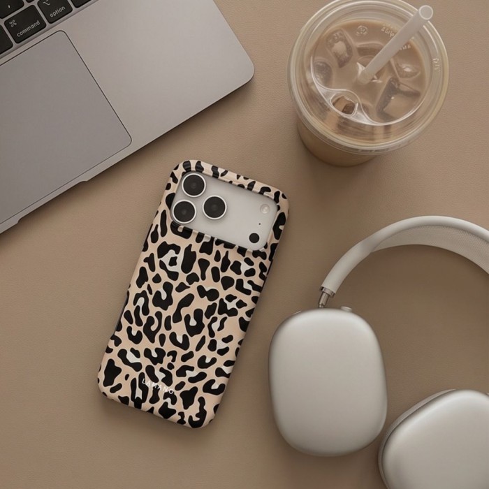 Tech-Protect Lamano MagSafe Case for iPhone 18 Pro Max / 17 Pro Max - Beige/Black