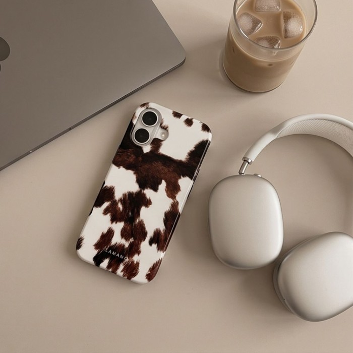 Tech-Protect Lamano MagSafe case for iPhone 17 - brown and white