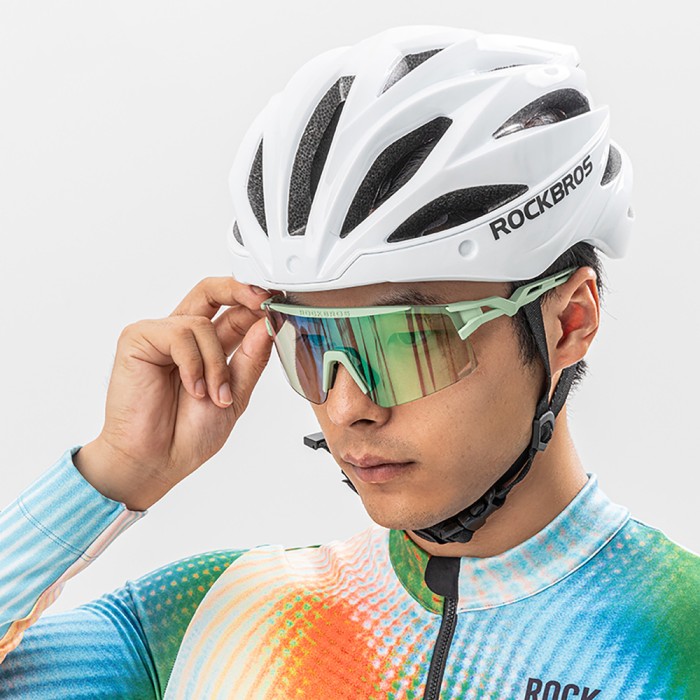 Rockbros Photochromic Cycling Glasses with UV Protection and Corrective Insert - Green