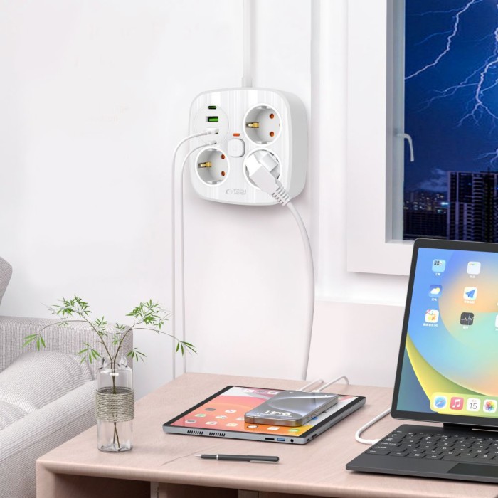 Tech-Protect PCS3X4 power strip, 3 sockets, 2xUSB-A, 2xUSB-C 200 cm - white