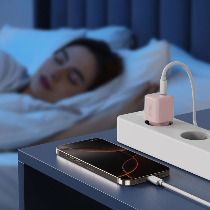 Tech-Protect NCM25 USB-C PD 25W Wall Charger - Pink