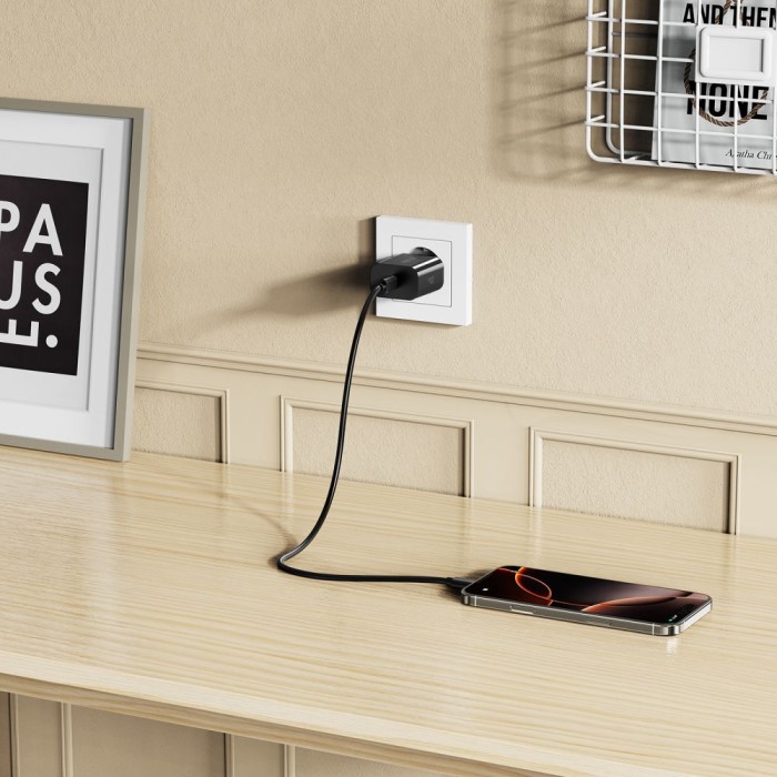 Tech-Protect NC20W USB-C 1-Port PD20W Wall Charger - Black