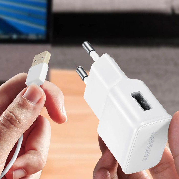 Samsung EP-TA200EWE USB-A 15W wall charger with EP-DR140AWE USB-A - USB-C cable (OOB Bulk - replacement packaging) - white