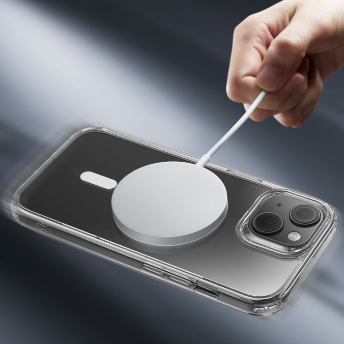 ESR Classic Hybrid Halolock Case with MagSafe for iPhone 15 - Clear