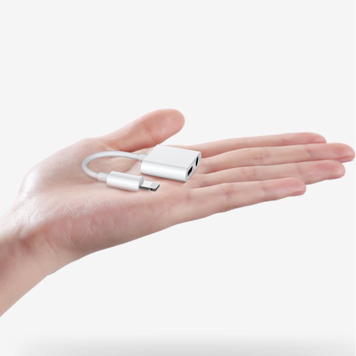 Joyroom S-Y104 headphone adapter Lightning - Lightning / mini jack 3.5mm - white